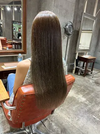 ロング yelm所属・🫒オリーブカラー ミディアムレイヤー✨のヘアスタイル