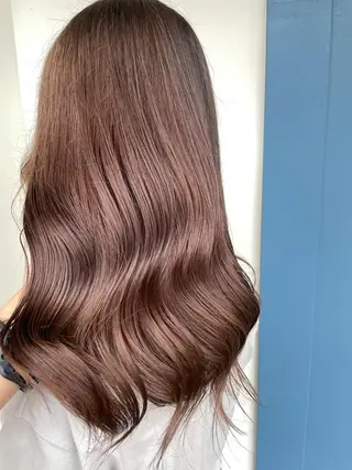 セミロング ブリーチ毛矯正.髪質 改善.髪にドラマをのヘアスタイル