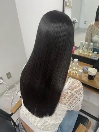 ロング カラー Mina/岡山/矯正 ブリーチ/レイヤーのヘアスタイル