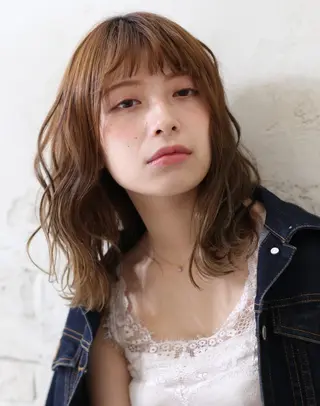 ミディアム 小林 永佳のヘアスタイル
