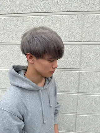 ショート カラー 伊藤 裕貴のヘアスタイル