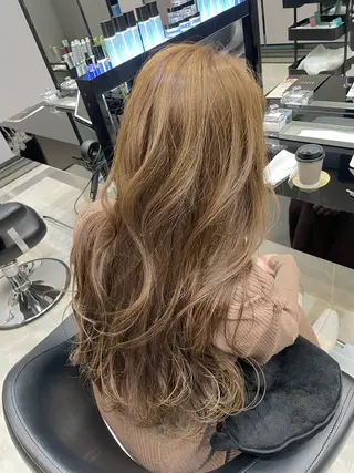 ロング カラー HARUKI MINATO Japan FUKUOKA所属・秋屋 美々梨のヘアスタイル