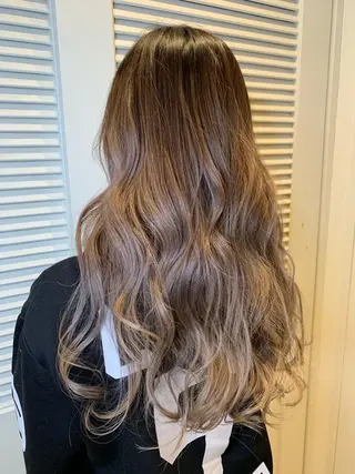 ロング 渋谷ハイトーン/ デザインカラー阿部のヘアスタイル