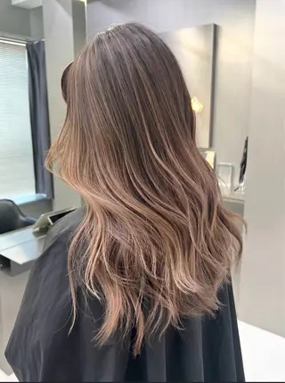 ロング カラー iki omotesando所属・KIRYU SARAのヘアスタイル