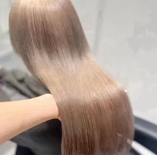 ロング カラー 🫧うる艶トレンド 🫧透明感カラーのヘアスタイル