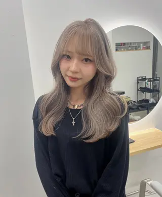 セミロング カラー ベージュ⟡˖ブリーチ ˖ ࣪⊹あずきのヘアスタイル