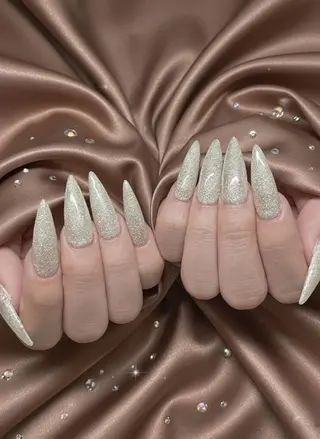 ネイル 24時間営業 UNABOMBAのネイルデザイン