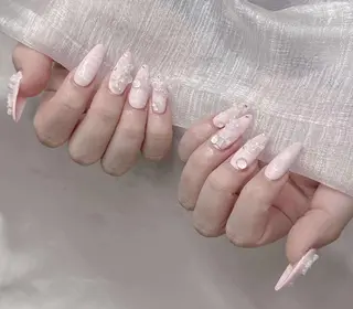 ネイル Lee Nailsのネイルデザイン