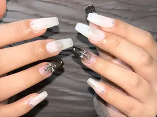 ネイル Shis_🦄shi 韓国風キラキラネイルのネイルデザイン