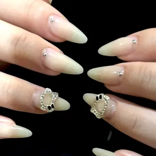 ネイル 🍓リスブラン MELのネイルデザイン