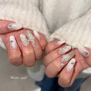 ネイル UnFLAIR 麻布十番店🧸NAOのネイルデザイン