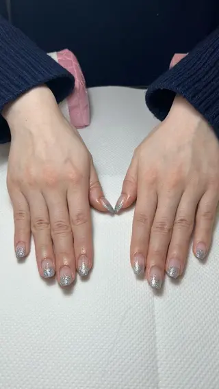 ネイル 名越 彩花のネイルデザイン