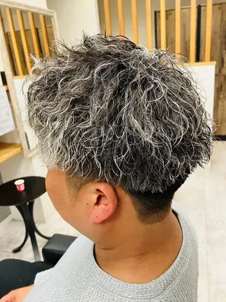 カラー メンズ メンズ特化/パーマ/ フェードWATARUのヘアスタイル