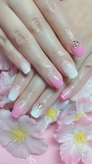 ショート SINCERELY シンシアリー🌈のネイルデザイン