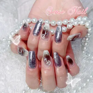 ネイル 🦋 Queenieのネイルデザイン