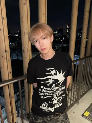 ショート メンズ ハイトーン/ピンク カラー/めい🎀のヘアスタイル