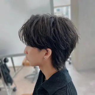 ミディアム メンズ フェザー/ゆるふわ パーマ/鐘ヶ江 航青のヘアスタイル