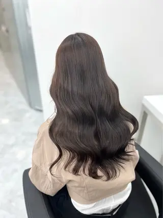 ロング カラー 韓国風グレージュ 🤍たくみ🤍のヘアスタイル