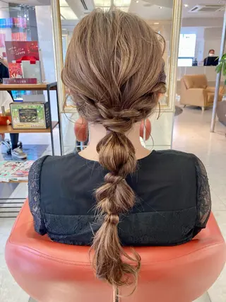 ロング ヘアアレンジ 小森 衣純のヘアスタイル