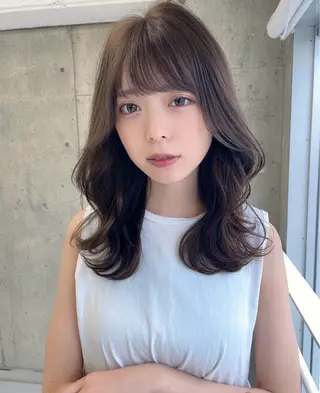 セミロング ❤️ブリーチなし💚 ダブルカラー平野実花のヘアスタイル