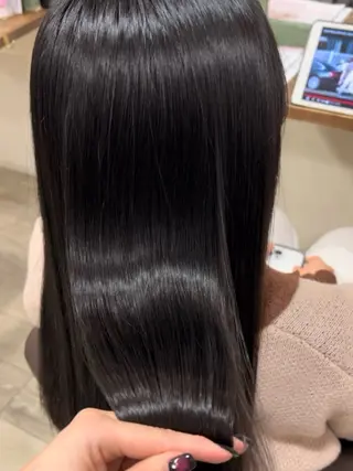 ロング 拝頭　奈枝 Beretのヘアスタイル