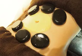 ミディアム カラー パーマ ヘアアレンジ メンズ キッズ ネイル マツエク・マツパ ニキビ・肌質改善専門 ♡人生が変わるサロンのエステ・リラクイメージ