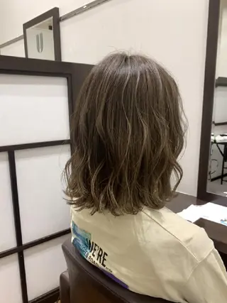 ミディアム カラー レイヤー/ショート /山田譲治✂️のヘアスタイル