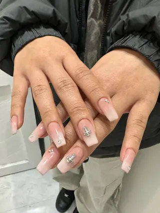 ネイル 個性派ネイル 🌼 ハルカ ♡の眉毛・アイブロウイメージ