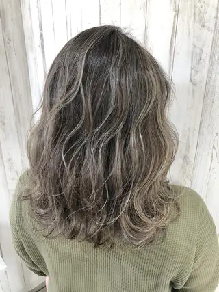 ミディアム カラー HAIR&MAKE.sia所属・心斎橋ボブ 好原良真のヘアスタイル