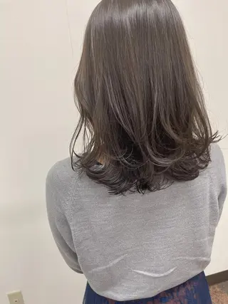 ミディアム シンタニナオト /梅田茶屋町のヘアスタイル