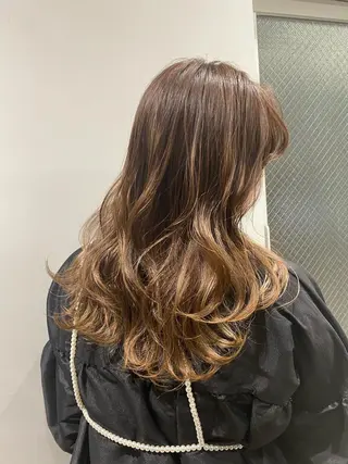 ロング 服部 真希のヘアスタイル