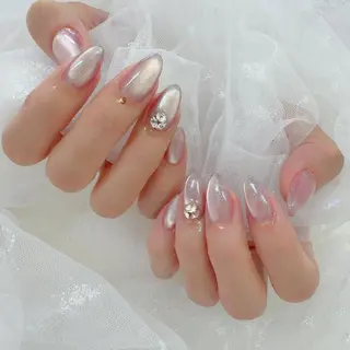 セミロング 𝑰𝒕𝒐 𝑵のネイルデザイン