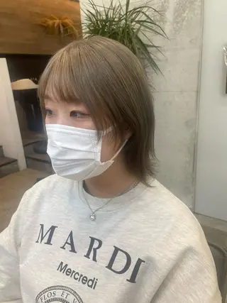 ミディアム カラー yuika .のヘアスタイル