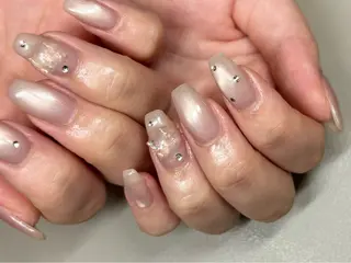 ネイル LovesLaughs下上津役店所属・くろせ れいのネイルデザイン