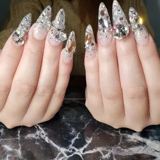 ミディアム ネイル クロキ 。のネイルデザイン