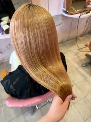 ロング 𝙼𝚒𝚎𝚗𝚎 𝚙𝚒𝚗𝚔所属・山本 葵のヘアスタイル