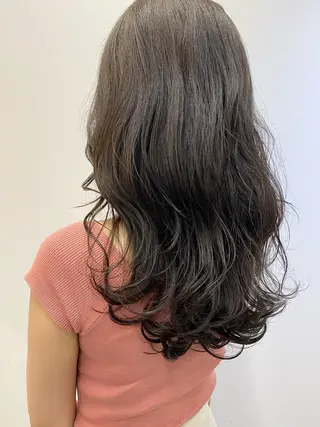 セミロング カラー 白髪ぼかしハイライト ／レイヤー中島啓太のヘアスタイル