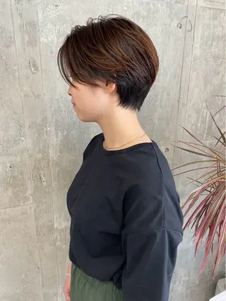 ショート 鈴木瑛里／ブロンド ベージュ／男女のヘアスタイル