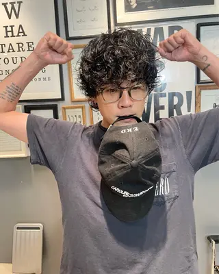 ミディアム パーマ メンズ 優作 〜圧倒的信頼〜のヘアスタイル