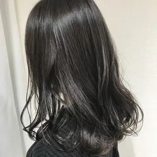 ミディアム カラー 韓国ヘア🇰🇷／ 艶カラー鈴木萌愛🩶のヘアスタイル