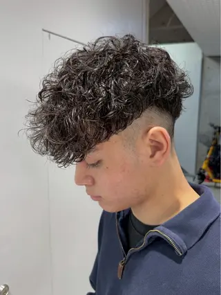 ミディアム パーマ メンズ メンズパーマ特化 TAIGAのヘアスタイル