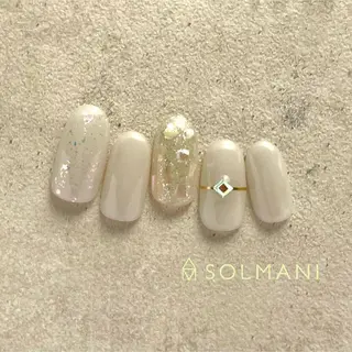 ネイル SOLMANI 予約担当のネイルデザイン
