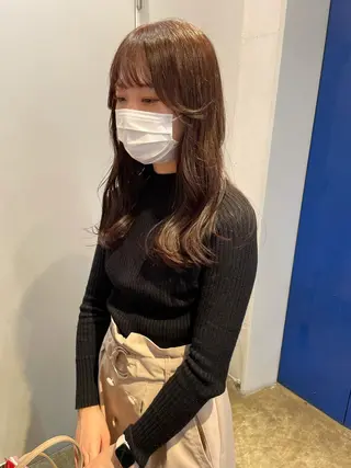 ロング カラー MIOベージュカラー 柔らかいカラーのヘアスタイル