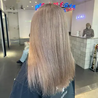 ロング カラー 🌼動き×透明感🩵 ハイトーン/ナナのヘアスタイル