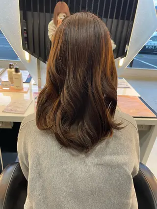 セミロング 超透明感カラー🦋韓 国羽エクステ🪽🫧のヘアスタイル