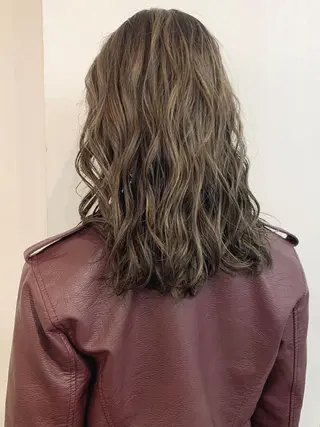 ロング カラー 渋谷ブリーチカラー 韓国ヘアyuikoのヘアスタイル