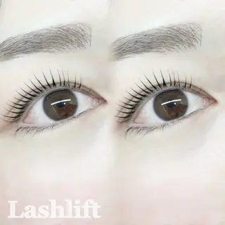 マツエク・マツパ share eyelashsalon所属・⠀MINAMI ⠀のマツエク・マツパデザイン