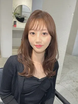 ミディアム SAKI 新宿のヘアスタイル