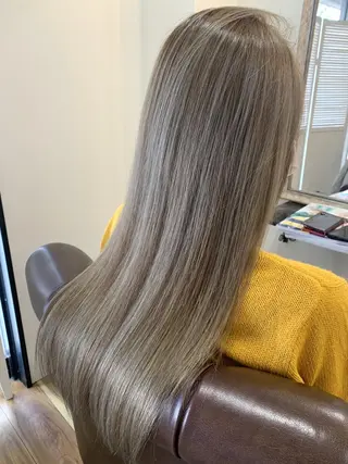 セミロング GLITTER赤塚店所属・GLITTER ハイ トーン🎀北野佑季のヘアスタイル