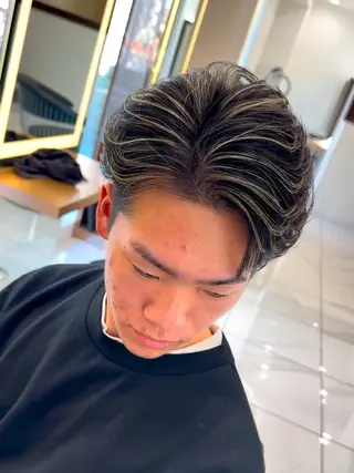 メンズ 白髪ぼかし/白髪 メッシュ/ゆうとのヘアスタイル